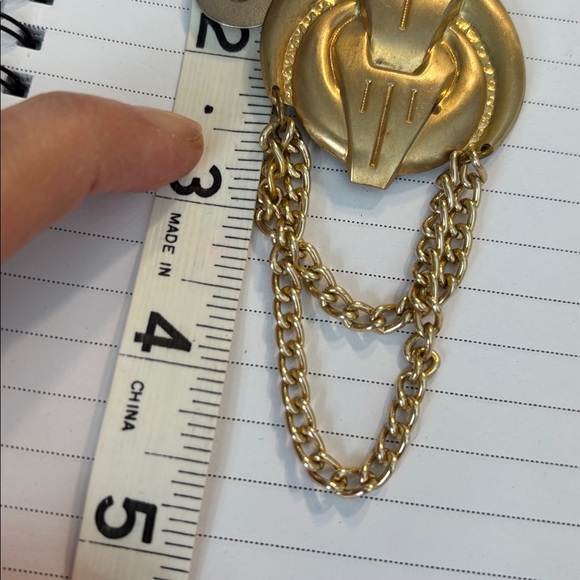 Extra large muted Gold Brooch with pearl and chains - Picture 5 of 5